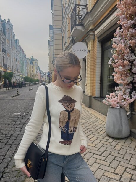 Amelieeluv onlyfans leaked tits