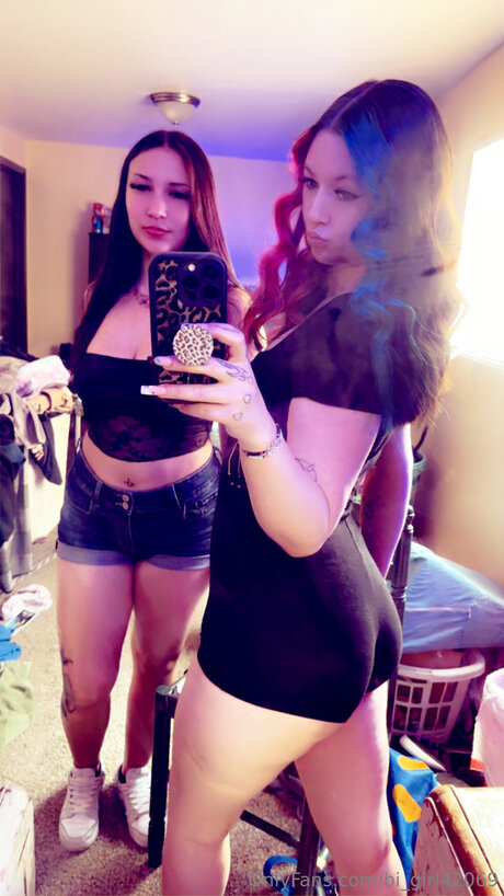 Bi Girl42069 onlyfans creator