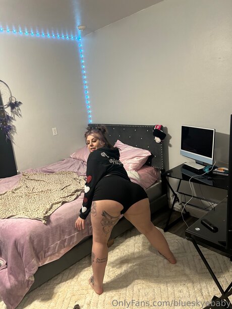 Blueskyebaby naked onlyfans