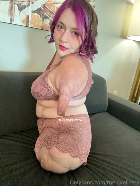 Theloveliesta topless onlyfans