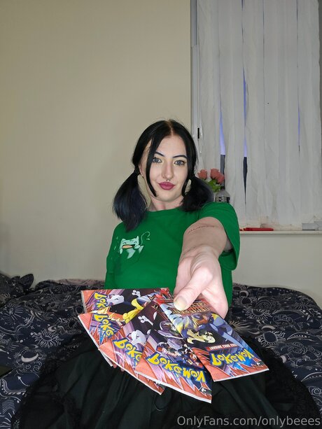 Onlybeees onlyfans model images