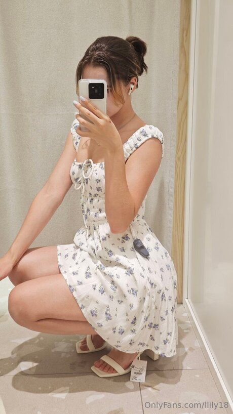 Llily18 onlyfans free content