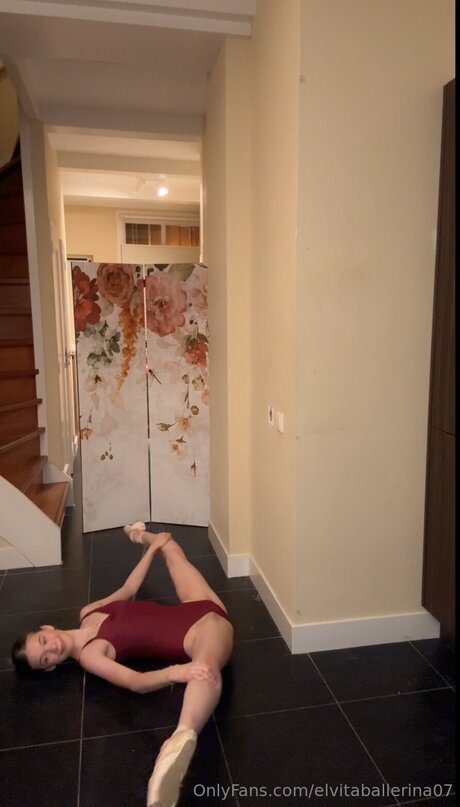 Elvitaballerina07 onlyfans model images