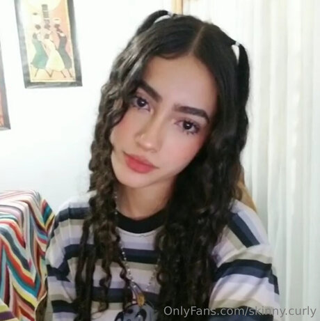 Skinny Curly onlyfans pics