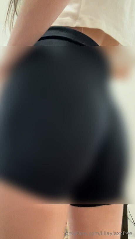 Lillaylaxofree onlyfans nudes leaks