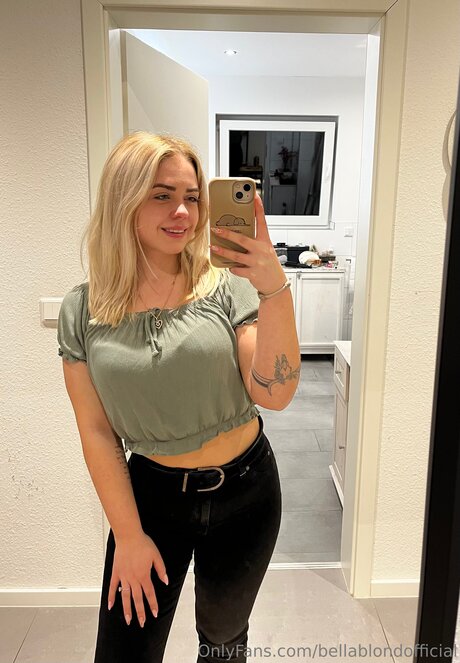 Bellablondofficial onlyfans photos