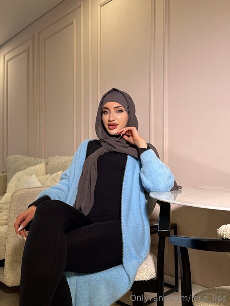 Leila Lips onlyfans model