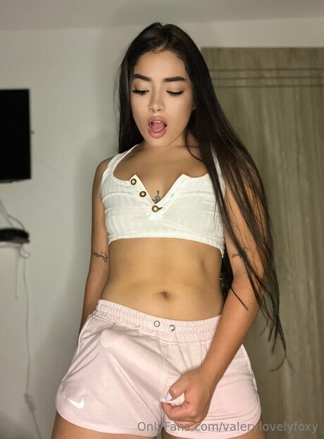 Valerylovelyfoxy onlyfans leak new