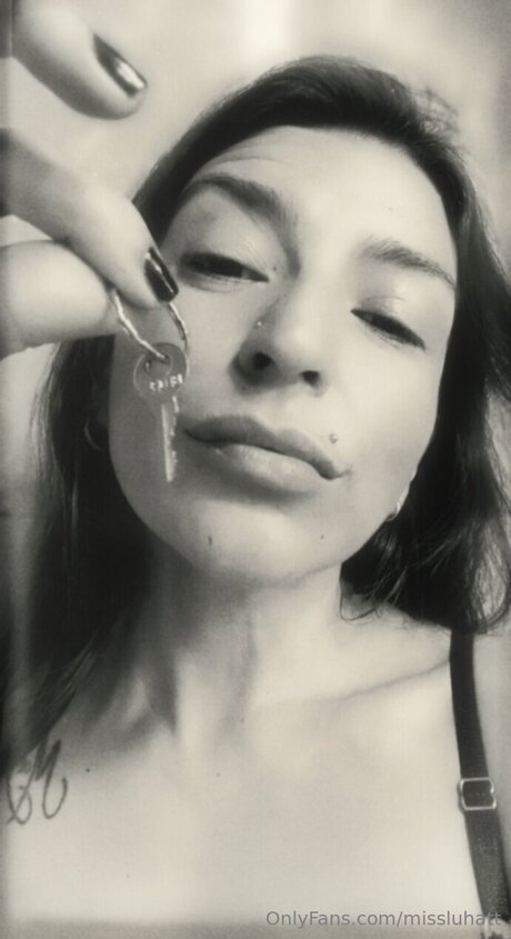 Missluhatt tits onlyfans