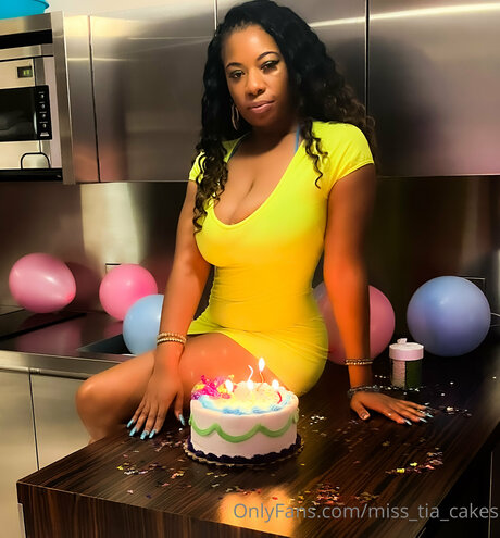 Miss Tia Cakes only fans nude