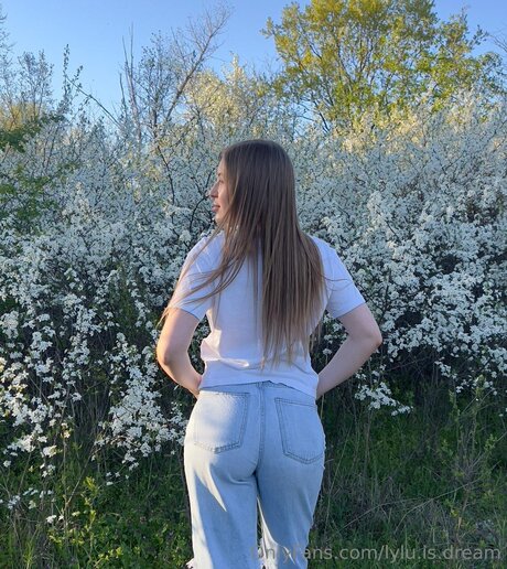 Lily Karamelka leak onlyfans nude