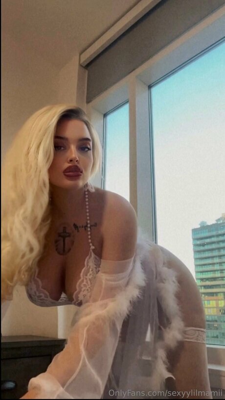 Sexyylilmamii onlyfans model images