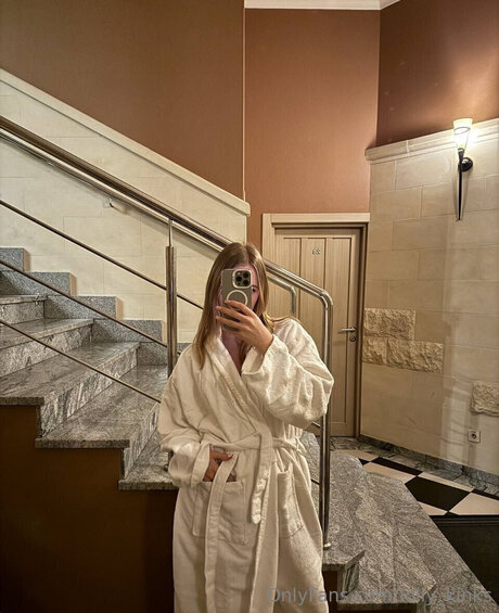 Lolly Kinks onlyfans pictures