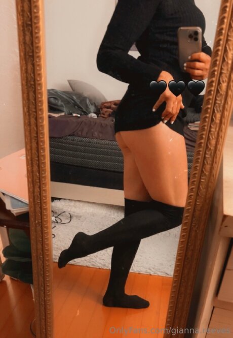 Gianna Reeves onlyfans leak