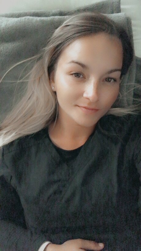 Gianna Reeves onlyfans topless