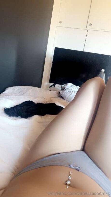 Vanessashemlis only fans nudes