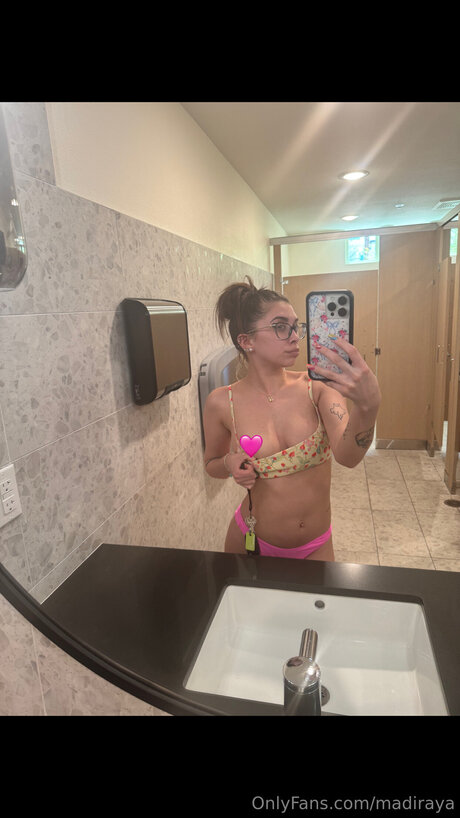 Laylarayaa onlyfans pictures