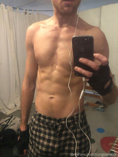 Hungknownldn onlyfans pic