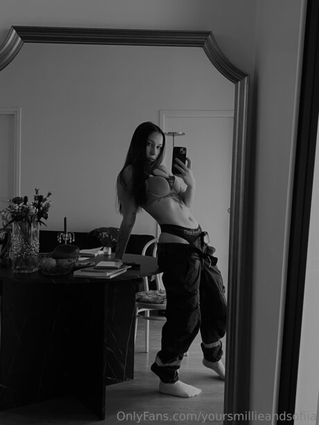 Yoursmillieandsofiia nude only fans