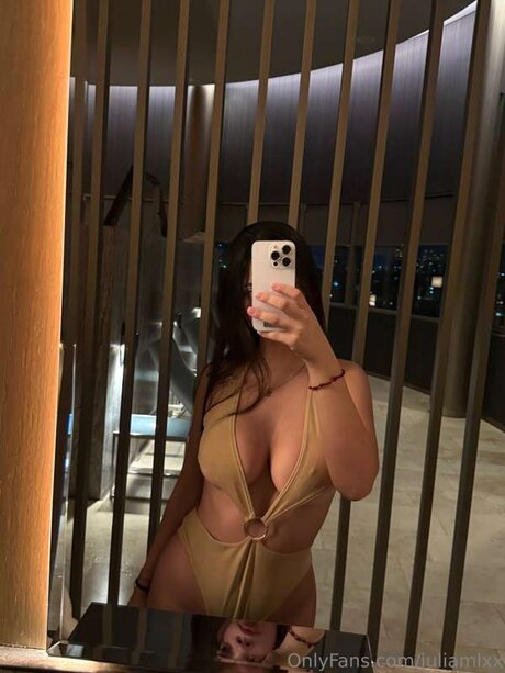 Juliamlxx onlyfans nude pictures