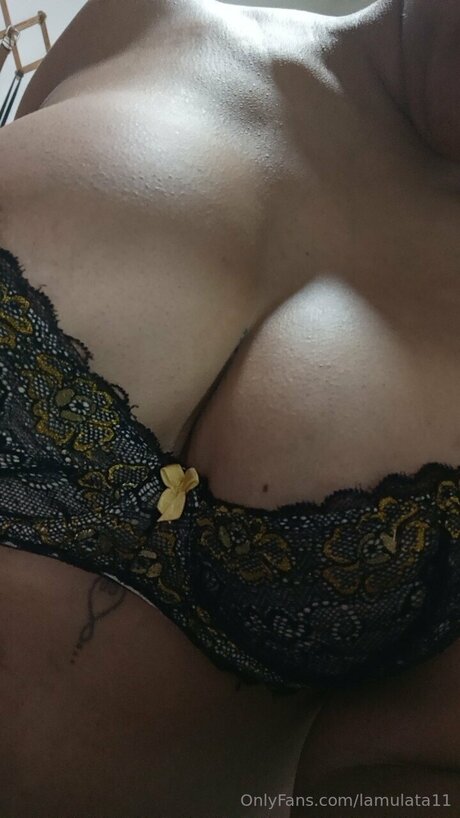 Lamulata11 feet onlyfans
