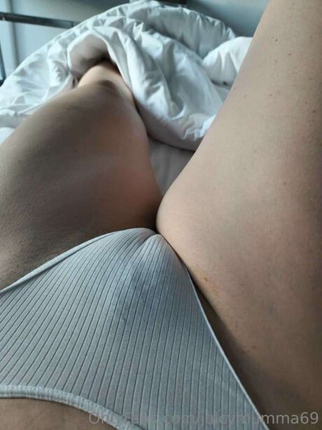 Juicymumma69 onlyfans strip tease