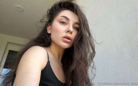 Cinzia Love onlyfans model