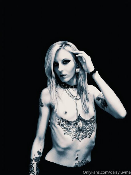 Daisyluvme is on onlyfans