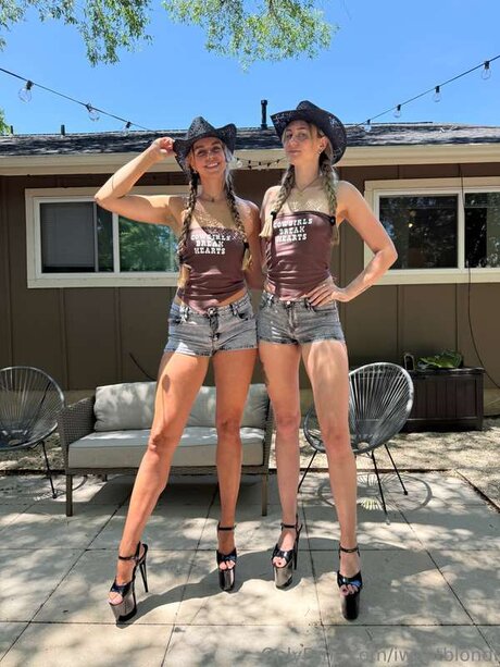 Iwantblondi onlyfans leaks.