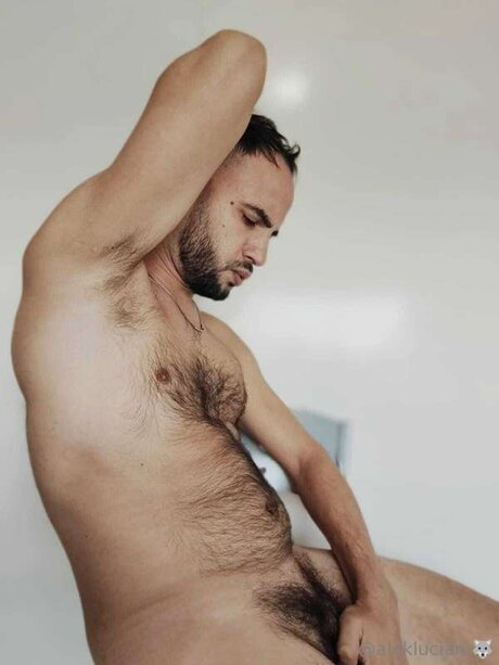 Aleklucian nude onlyfans