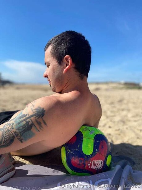 Estebanruiz2022 onlyfans nudes