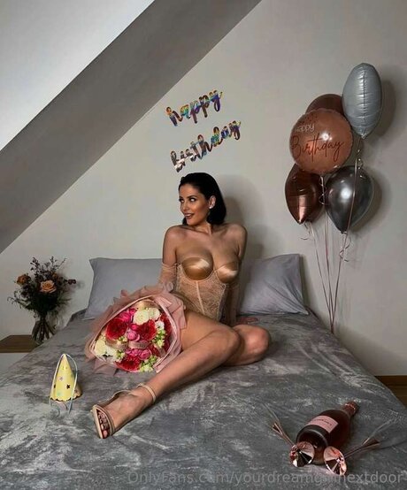 Yourdreamgirlnextdoor only fans content