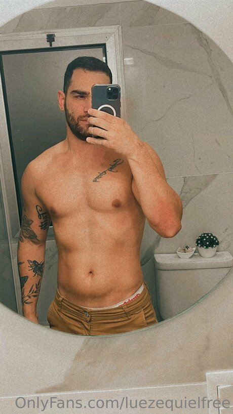 Luezequielfree onlyfans nude content