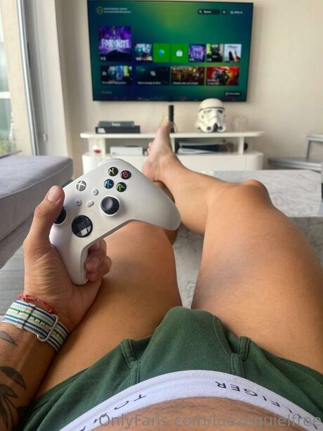Luezequielfree onlyfans nude pics