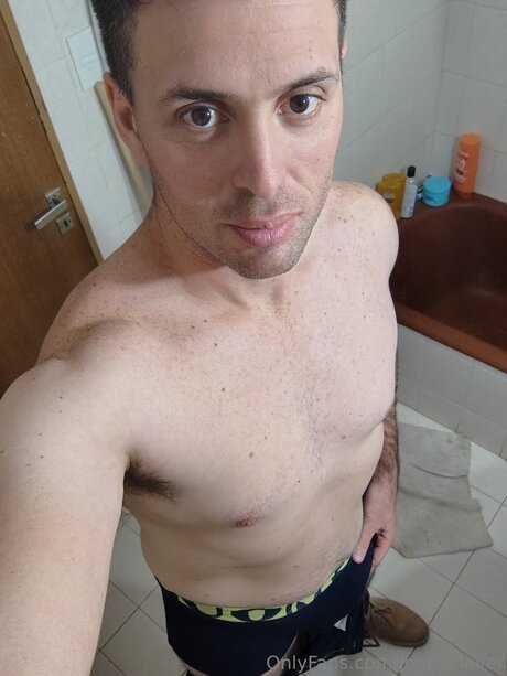 Jonnyclover only fans pic