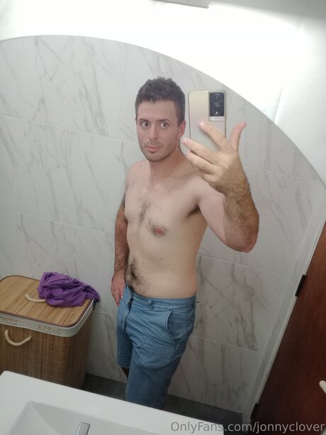 Jonnyclover onlyfans leaked tits