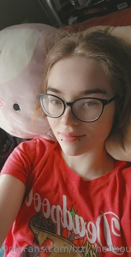 izzy hellbourne onlyfans leak fuck