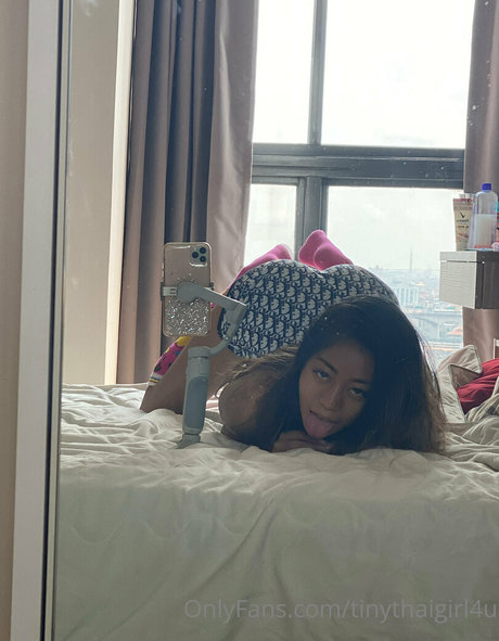 tinythaigirl4u onlyfans strip tease