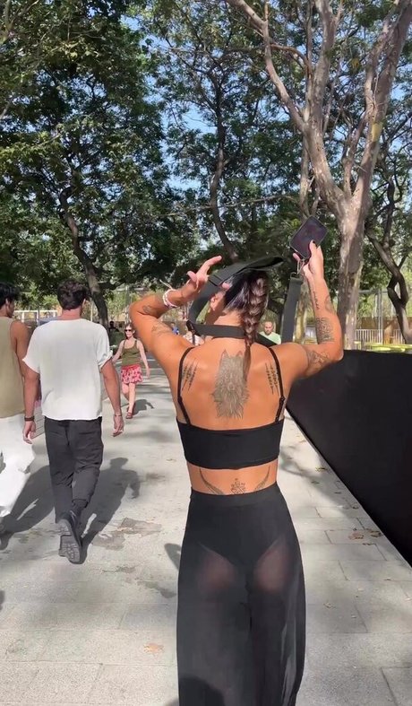 Luna Ventura onlyfans strip tease