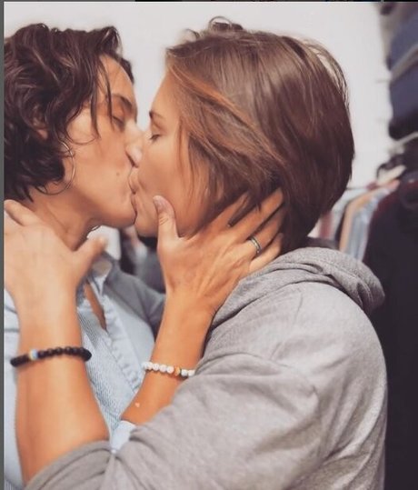 Lez Femmes onlyfans content leaked