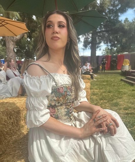 olivialopes onlyfans content