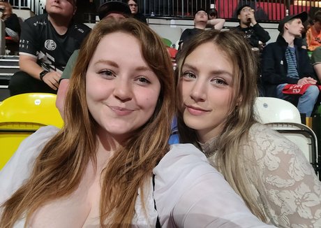 Holiwhirl nude onlyfans pics