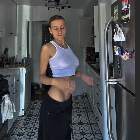 Ella Kernkamp onlyfans nude content