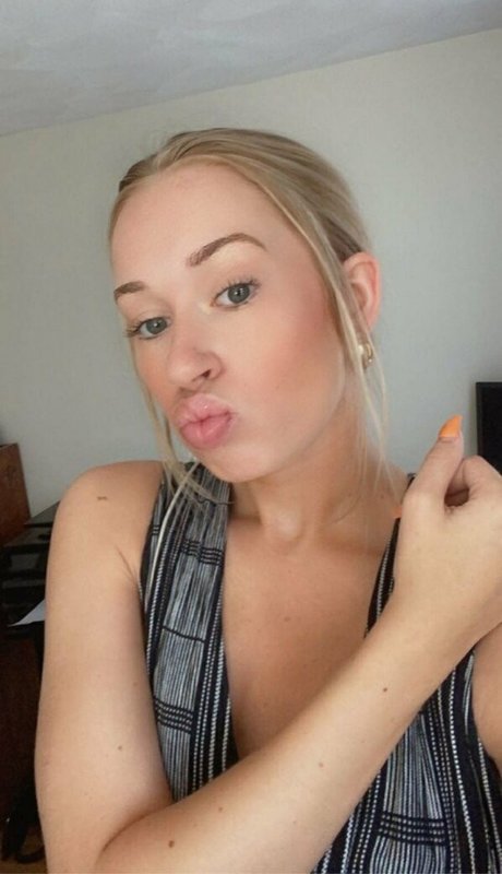 Olivia Juaire onlyfans naked pics