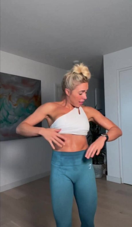 Gabby Allen onlyfans leakes