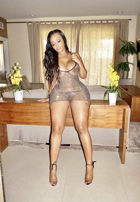 Ms Fernandes25 onlyfans naked pics