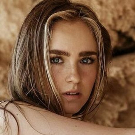 chntl cltt only fans leak nude