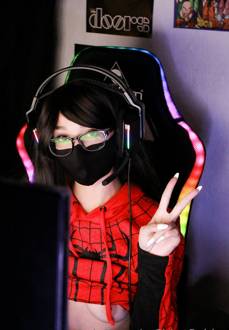 lachicaspider onlyfans images