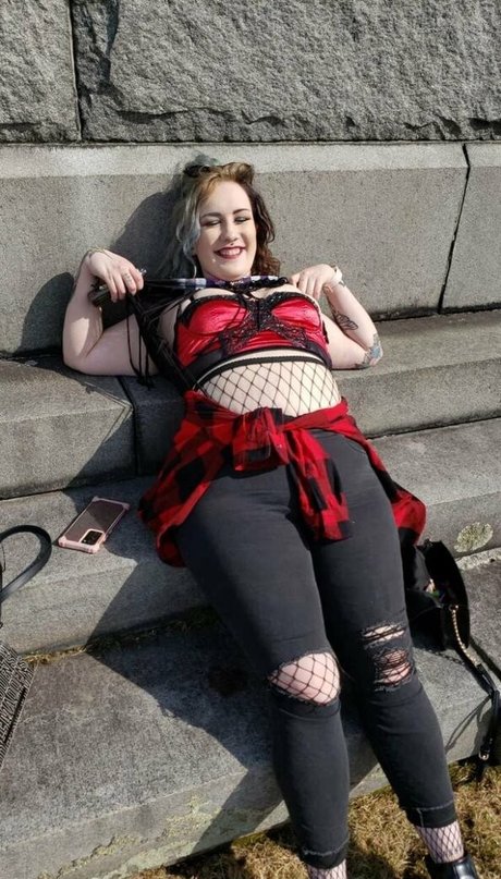 ashleysinnn onlyfans public photos