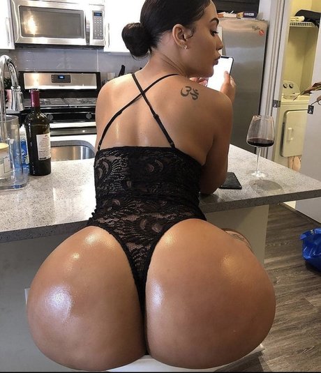 Gabby Gavino onlyfans strip tease